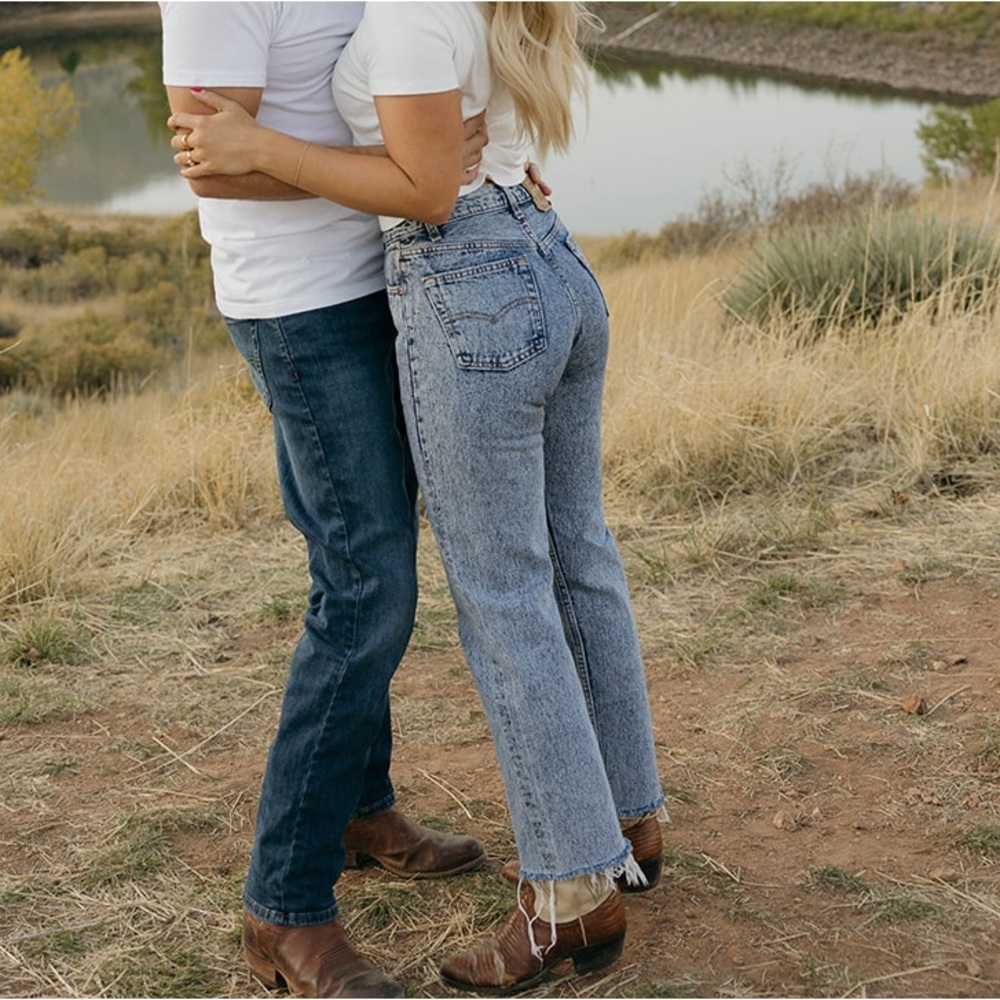 Size 26 Levi’s 501s Dark Wash Raw Hem